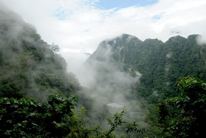 The view along Route 8, Taiwan © 2015 Karen Rubin/news-photos-features.com