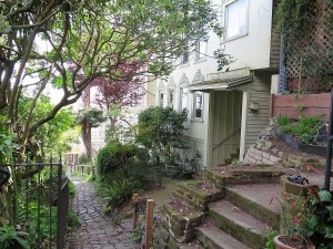 Bell brings you to “streets” that are quite literally hidden, more walking paths than actual streets © 2015 Karen Rubin/news-photos-features.com