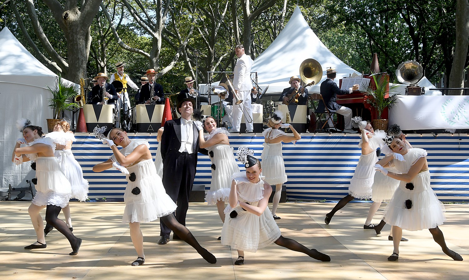Gregory Moore and The Dreamland Follies at 11th Annual Jazz Age Lawn Party on Governors Island © 2016 Karen Rubin/news-photos-features.com 