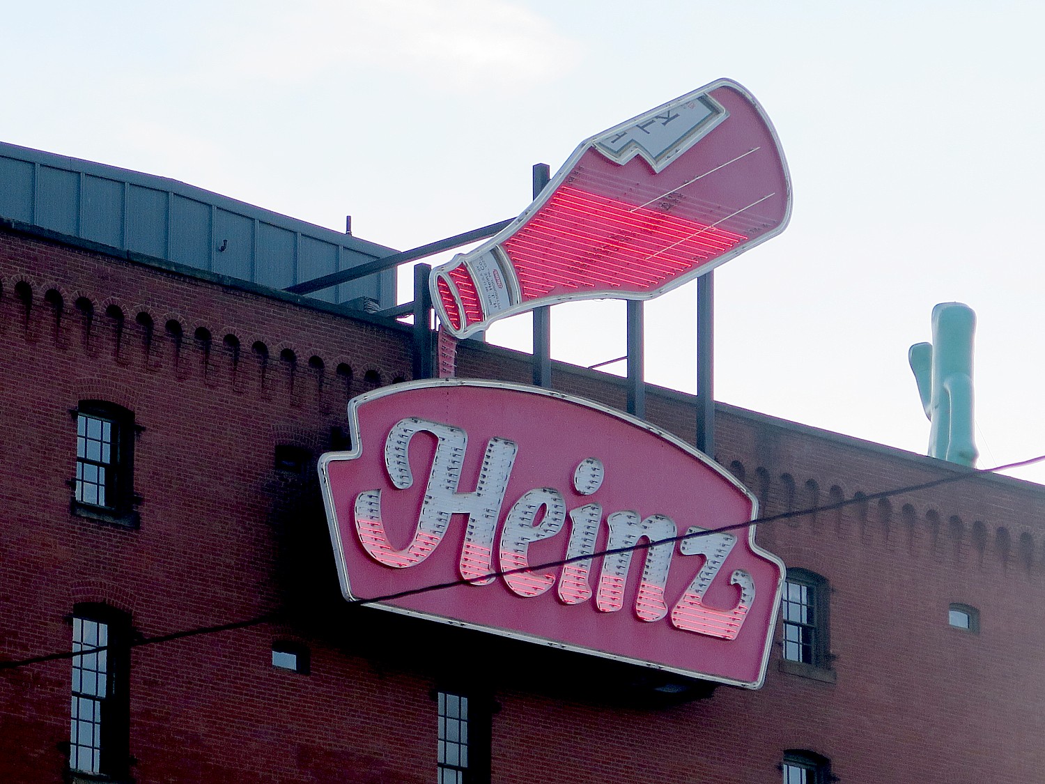 Ketchup Bottle in neon above the Heinz History Center © 2016 Karen Rubin/goingplacesfarandnear.com 