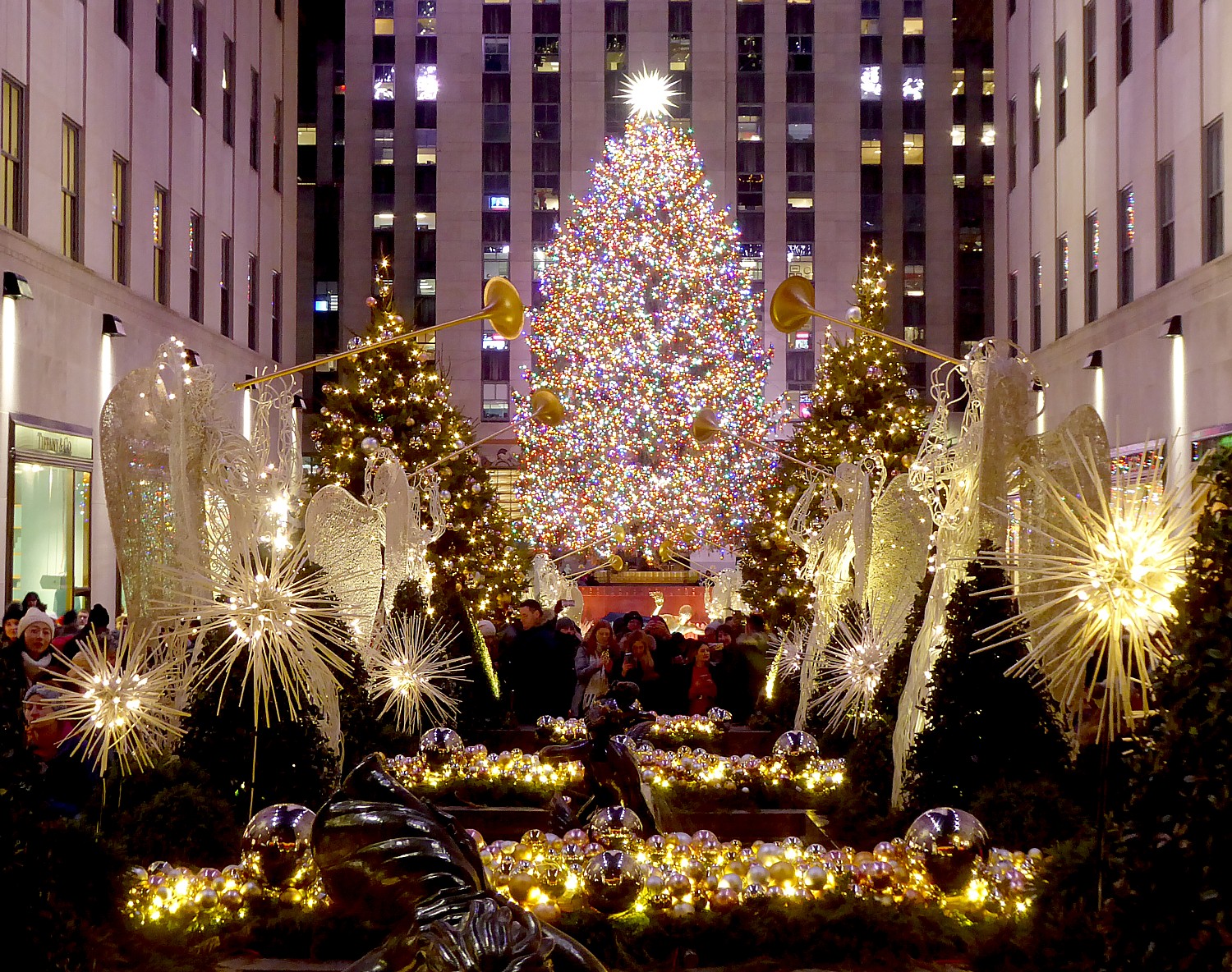 Nordstrom's New York City flagship unveils larger-than-life holiday  decorations