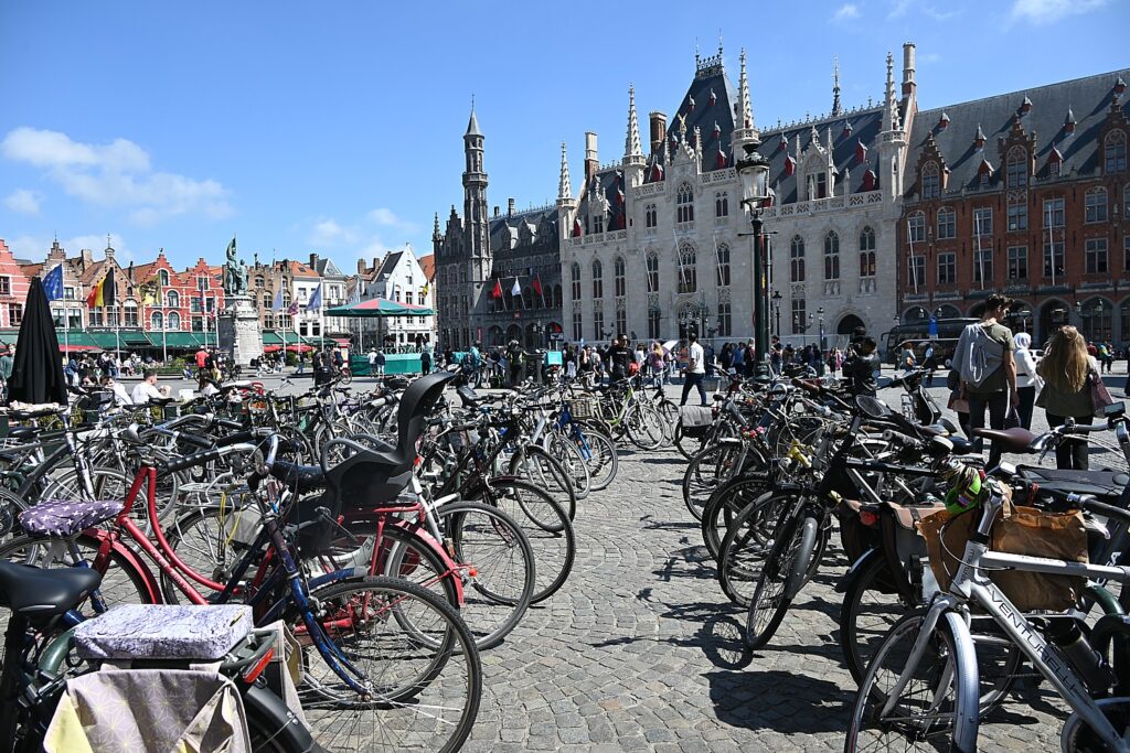 Projectors in Antwerp, Belgium  Rent in your own city, at low prices