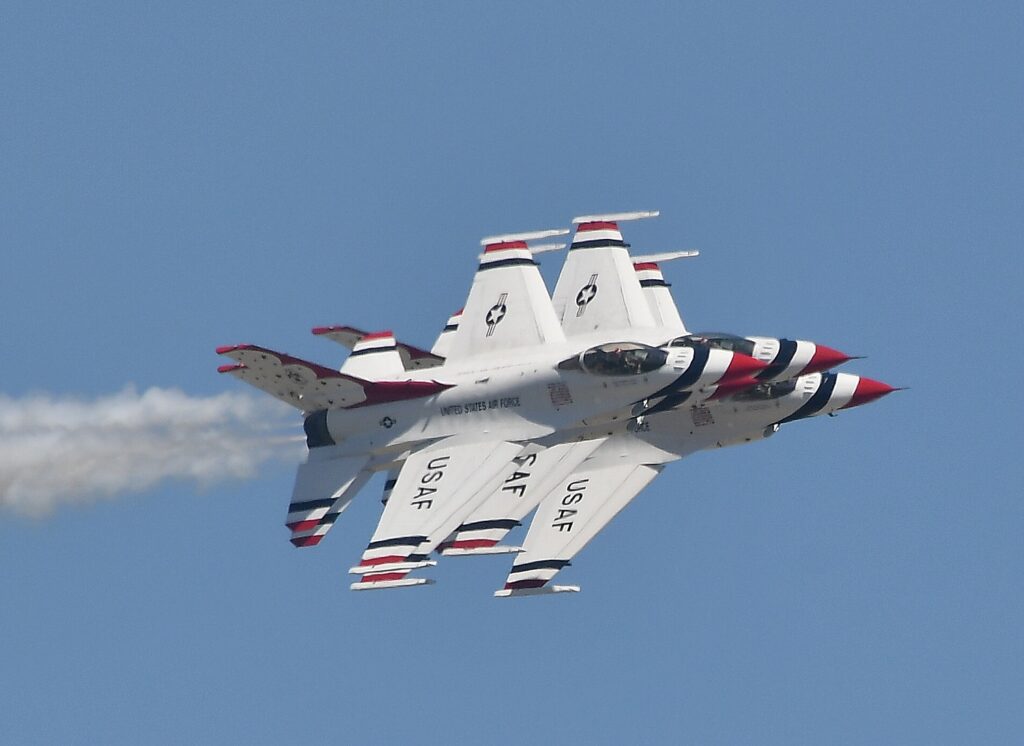 https://goingplacesfarandnear.com/wp-content/uploads/2023/05/JonesBch-AirShow_052623_923e2-c-Karen-Rubin-USAF-Thunderbirds-1024x746.jpg