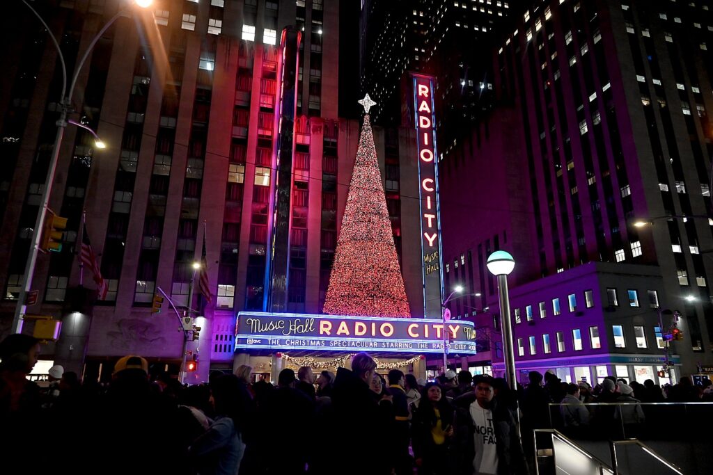 NYC Holidays 121623 194e2 c Karen Rubin RadioCity