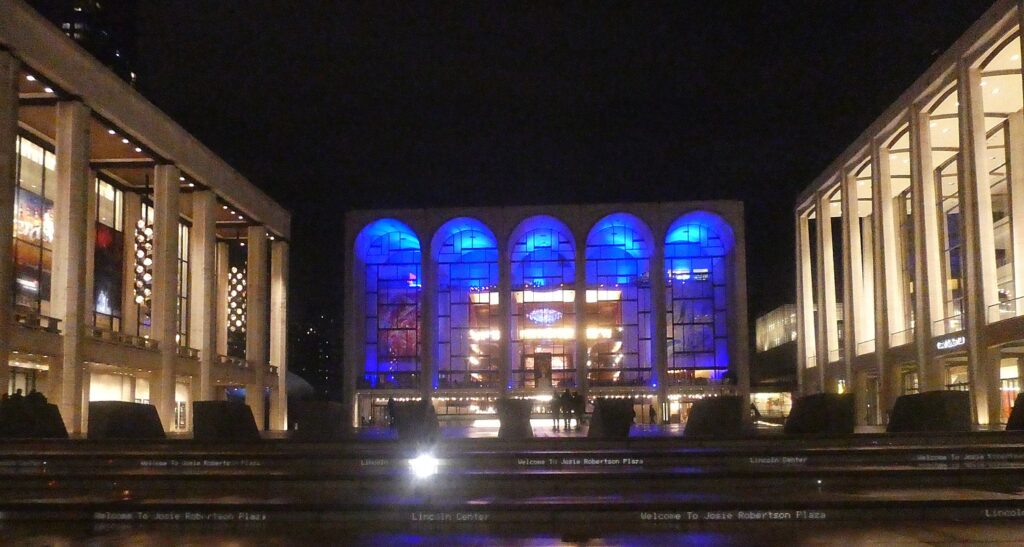 NYC Lincoln Center 123119 209e2 c Karen Rubin